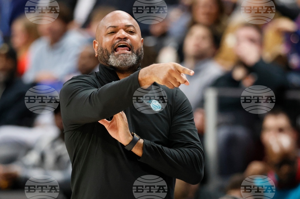 Spurs Pistons Basketball