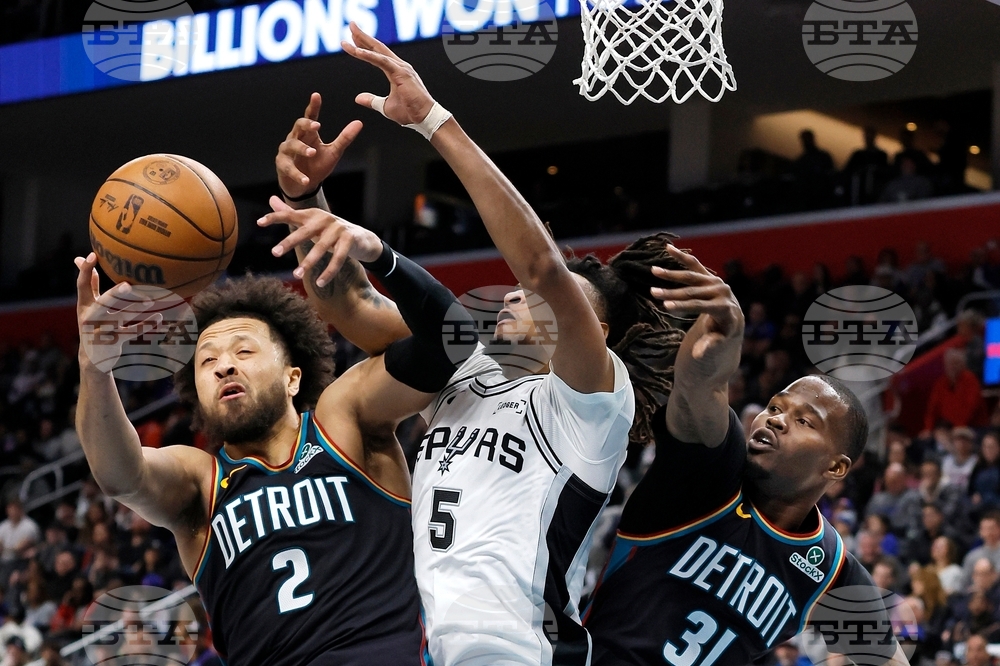 Spurs Pistons Basketball