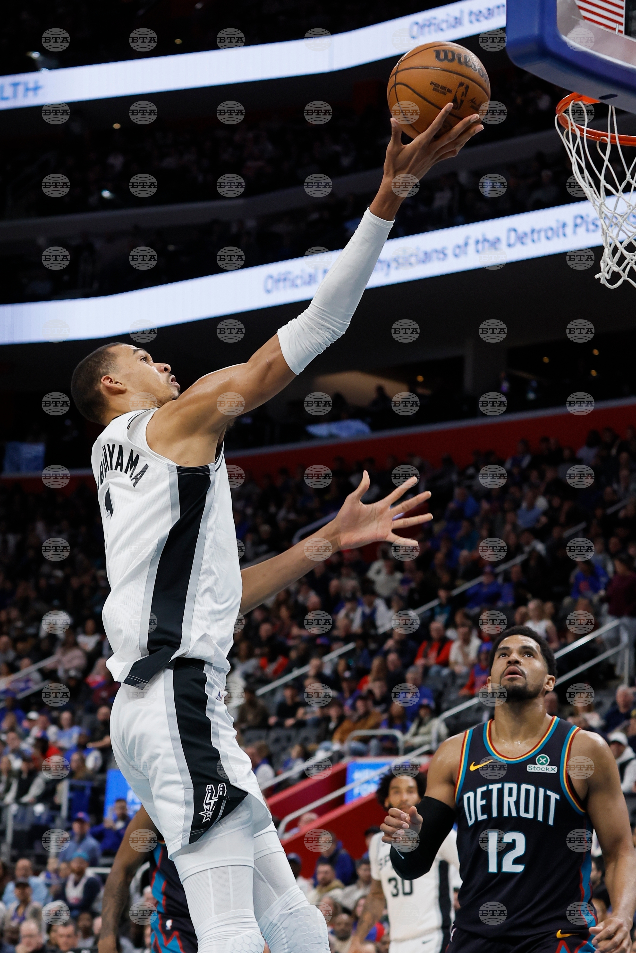 Spurs Pistons Basketball