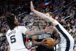 Spurs Pistons Basketball