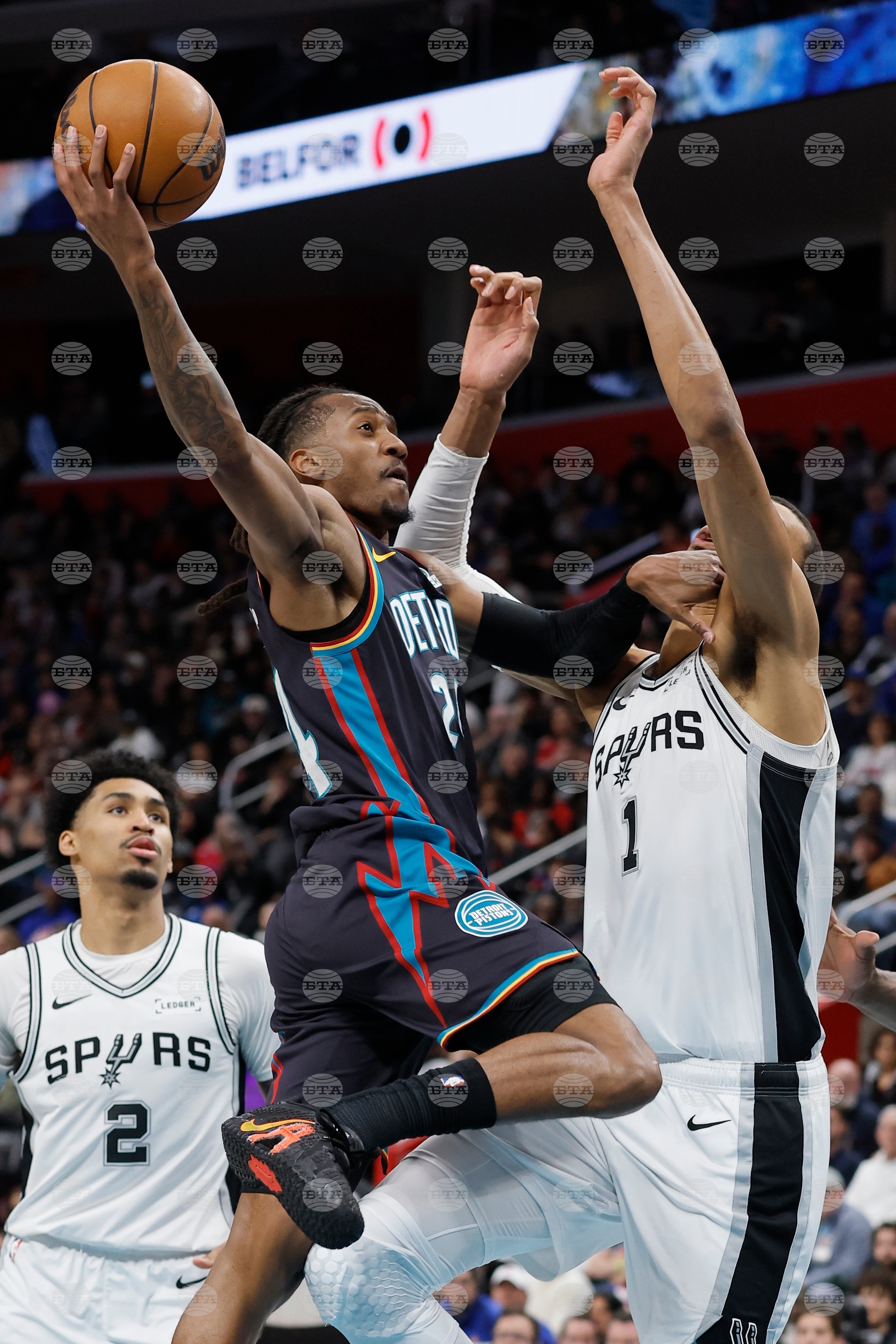 Spurs Pistons Basketball