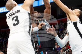 Spurs Pistons Basketball