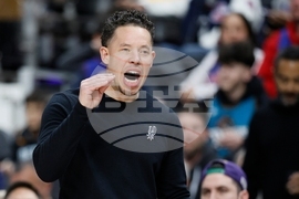 Spurs Pistons Basketball