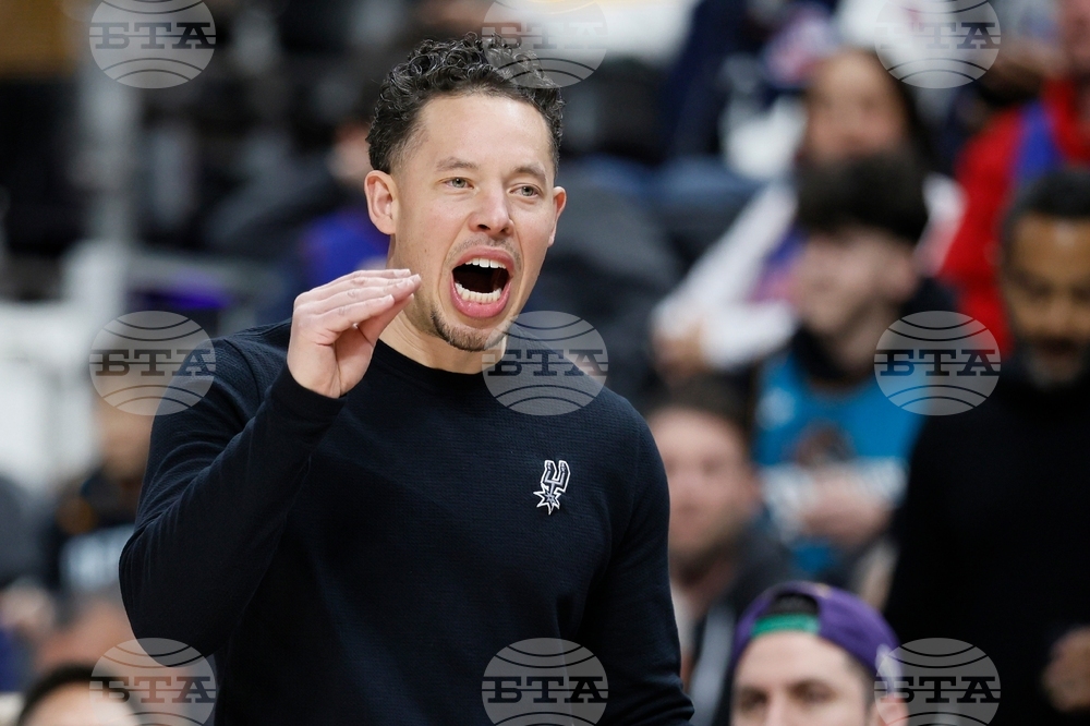 Spurs Pistons Basketball