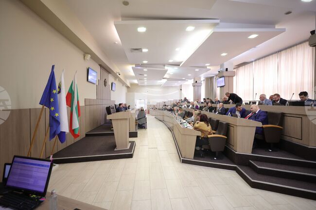 Общинският съвет в Бургас отхвърли предложението за пенсионерска карта за градския транспорт от 1 евро