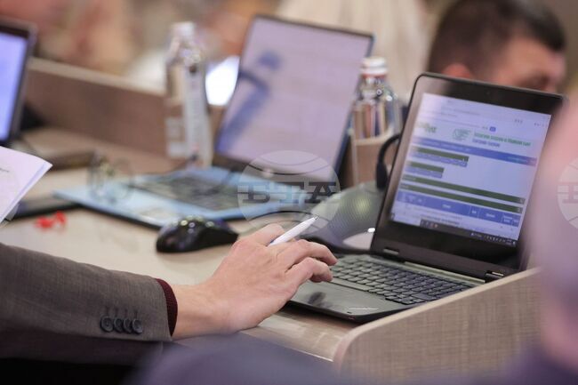 Общинският съвет в Бургас одобри нови образователни и социални проекти, но отхвърли предложение за месечна транспортна карта за пенсионери от едно евро