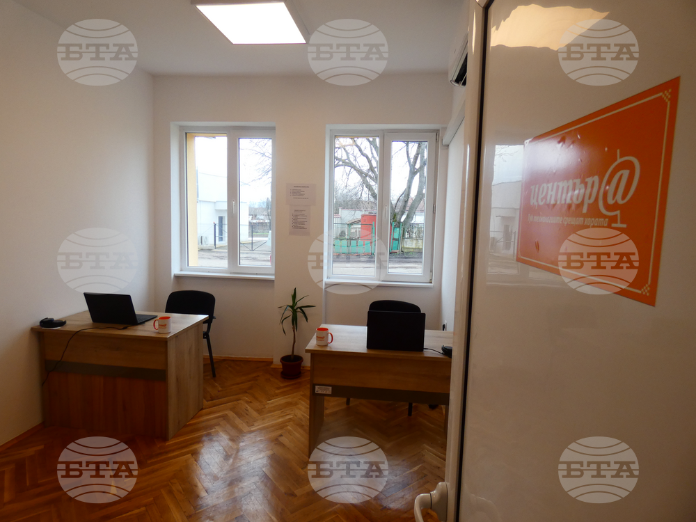 Дигитален клуб, изграден по НПВУ, предлага безплатно обучение на компютър на хората в село Сталийска махала