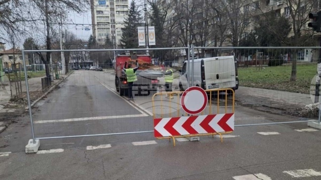 В Плевен започна демонтаж на контактната мрежа на тролейбусите по една от централните улици