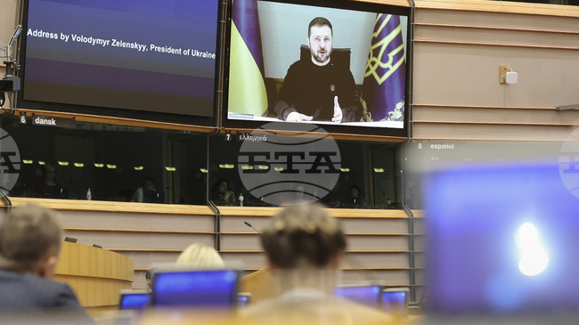 В свободния свят не трябва да има място за руски петрол, банки и военнопрестъпници, призова Зеленски в обръщение към евродепутатите