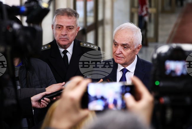 Доставката на вторите осем самолета F-16 вероятно ще се забави с една година, каза служебният министър Атанас Запрянов