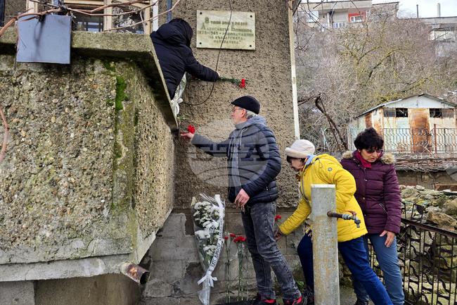 Свищов - 148 години от рождението на Александър Божинов - поднасяне на цветя