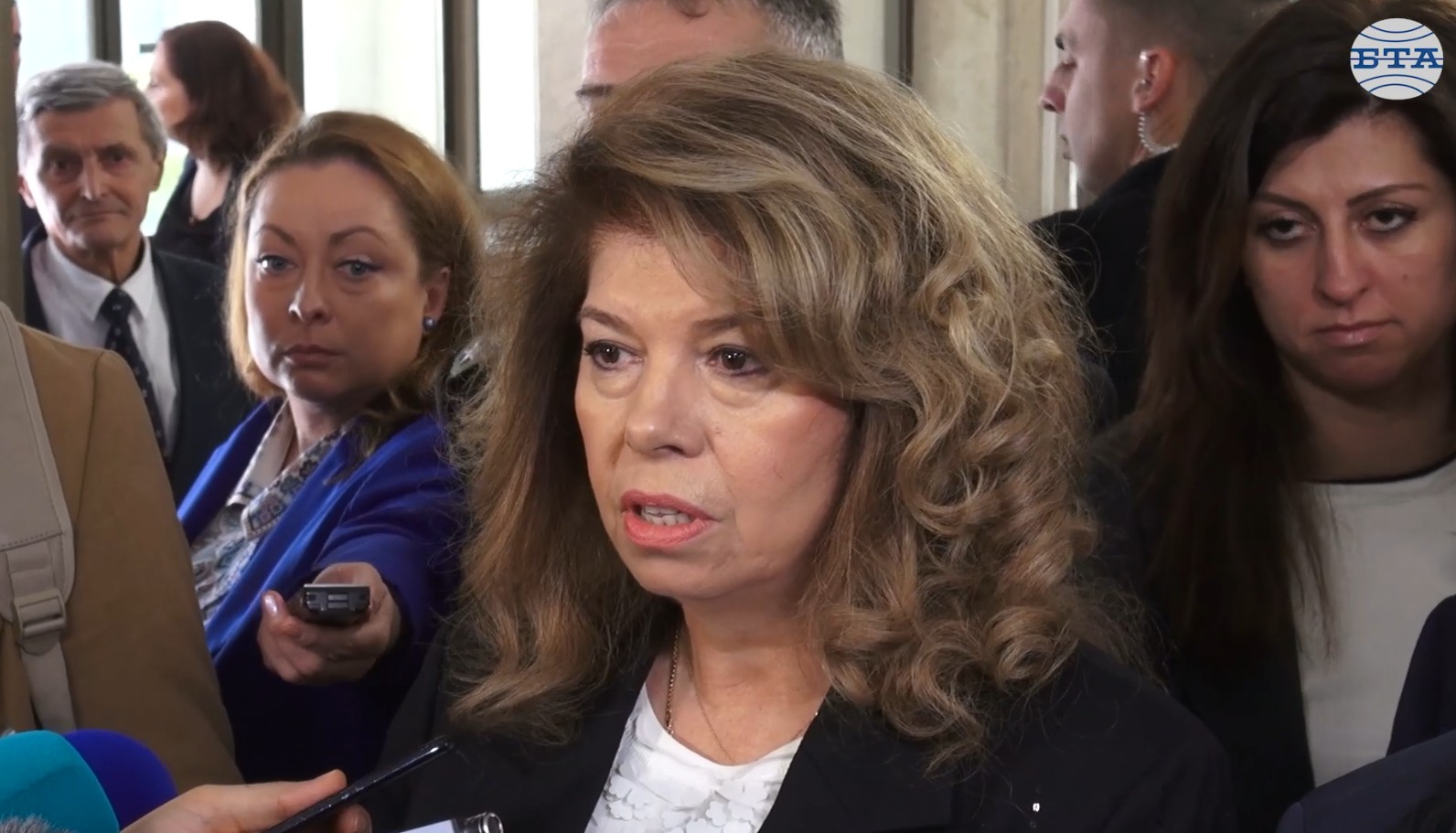 Трябва да продължи работата по вече одобрените от ЕК проекти, по инструмента SAFE, защото са необходими за армията ни, каза президентът Илияна Йотова