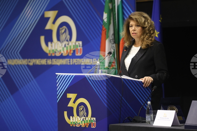  Големите национални цели са постижими единствено, когато имат подкрепата на 265 общини, без изключение, заяви президентът Илияна Йотова