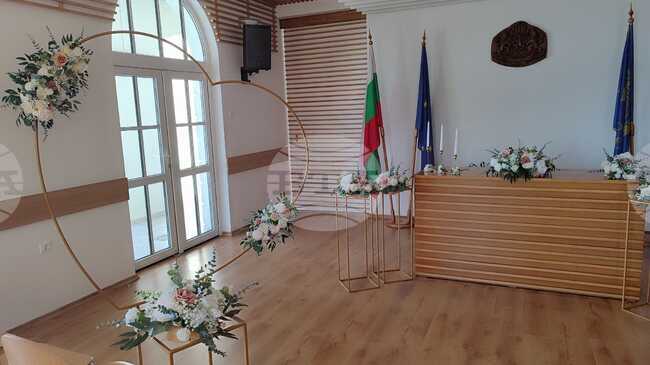 Сватба в зелено и венчавка с рекордно дълги клетви са сред интересните брачни церемонии през миналата година в Несебър