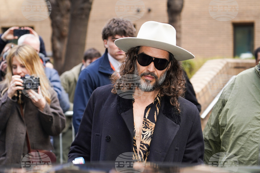 Ръсел Бранд пледира невинен по две допълнителни обвинения за сексуални престъпления