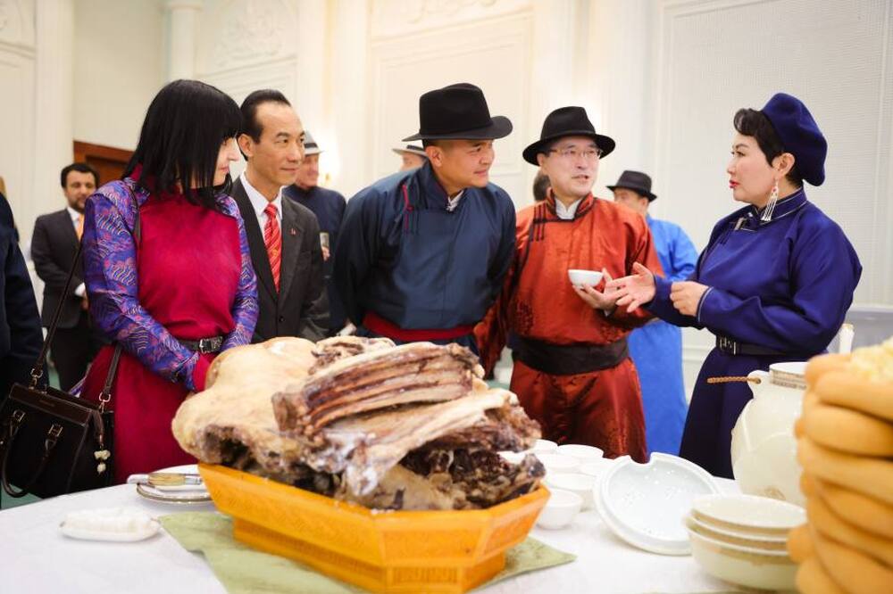 МОНЦАМЕ: Ръководителите на дипломатическите представителства в Монголия бяха запознати с обичаите и традициите на Лунната нова година