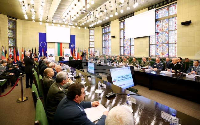 Началникът на отбраната адмирал Емил Ефтимов представи Анализа на състоянието и подготовката на Въоръжените сили през 2025 г.