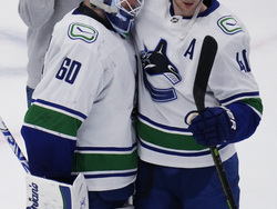 Canucks Blackhawks Hockey
