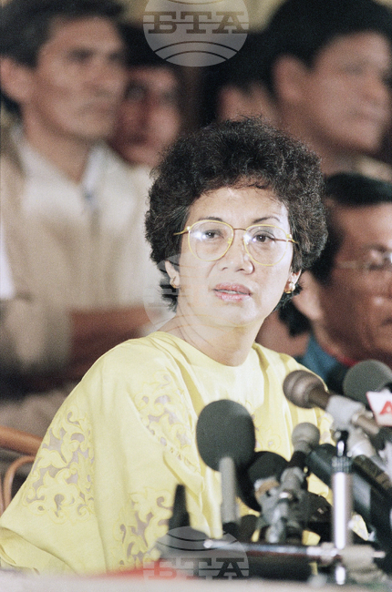 Преди 40 години Корасон Акино става първата жена президент на Филипините 