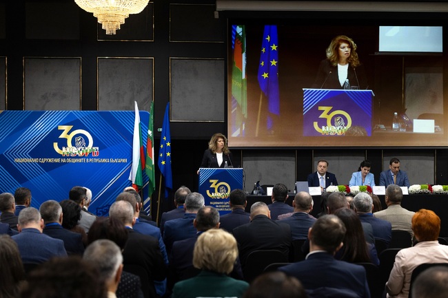 Президентът: Големите национални цели са постижими единствено с подкрепата на всички 265 български общини