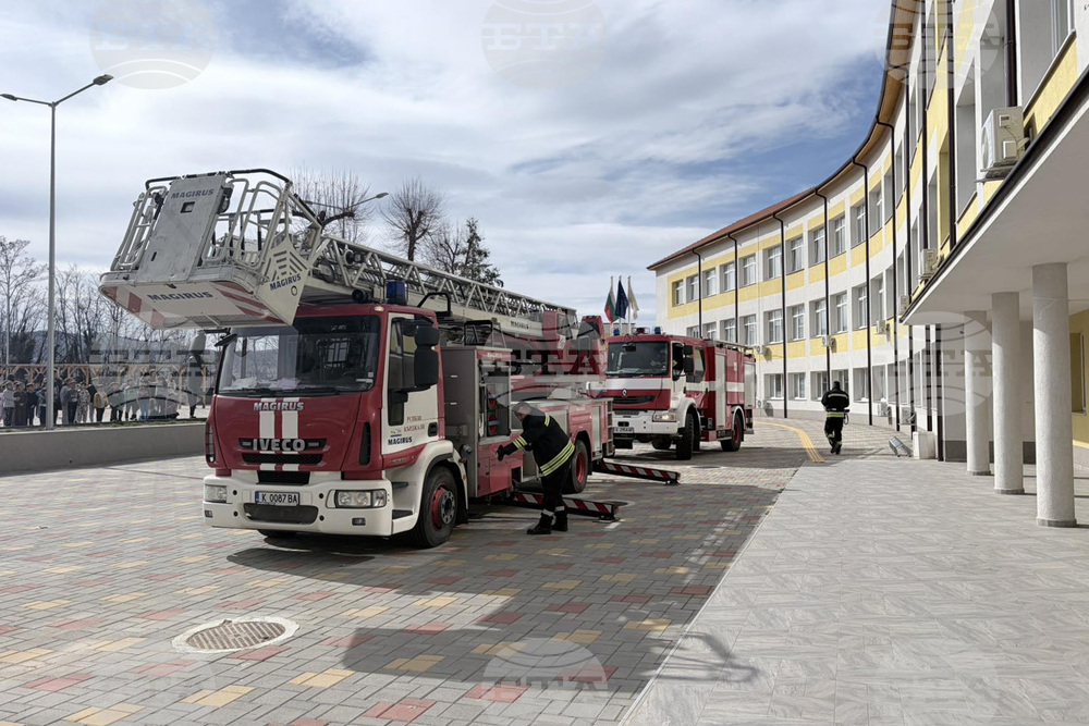 Кърджали - демонстрация - ученици