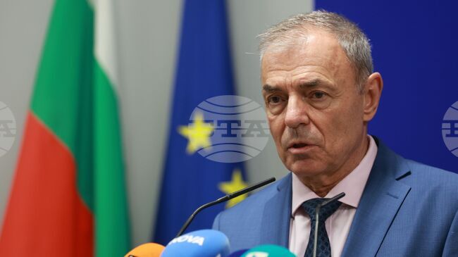 Българското училище трябва да се запази свободно от всякаква политическа агитация, свързана с изборите, каза образователният министър Сергей Игнатов