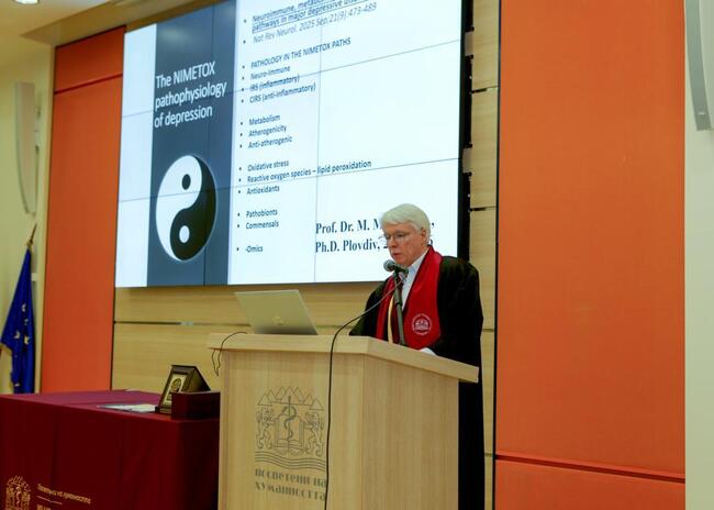 Медицински университет – Пловдив: Един от най-цитираните учени в света в областта на психиатрията и неврологията стана доктор хонорис кауза на МУ-Пловдив