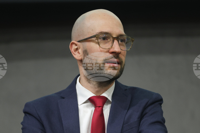 Finance Minister Urges Parliament to Extend Provisional Budget to Secure SAFE Loans