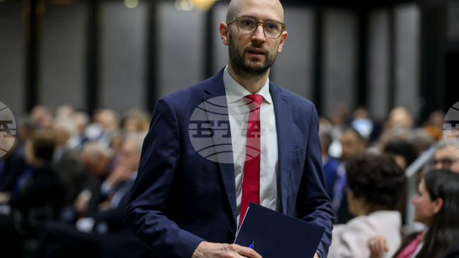 Finance Minister Calls for Budget Extension Beyond March 31; Two Largest Groups in Parliament Signal Backing