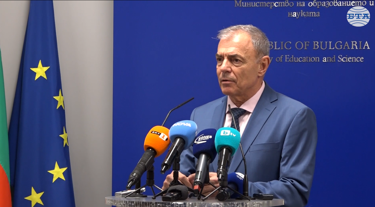 Българското училище трябва да се запази свободно от всякаква политическа агитация, свързана с изборите, каза образователният министър Сергей Игнатов