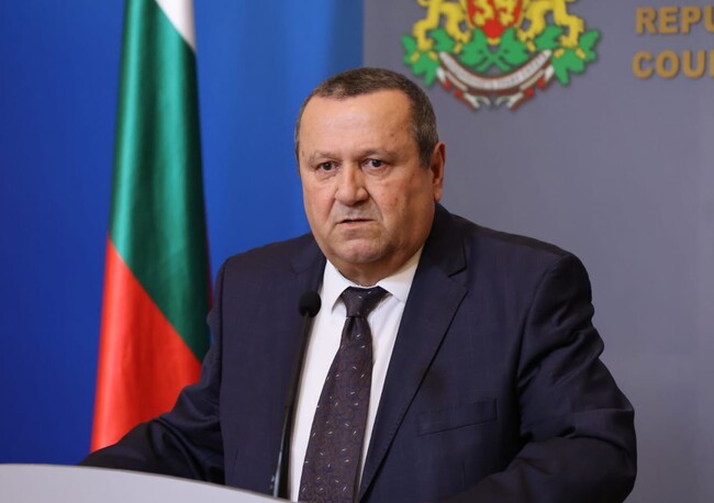 Министър Адемов: За първи път МТСП работи за честността на вота. Хората искат честни избори