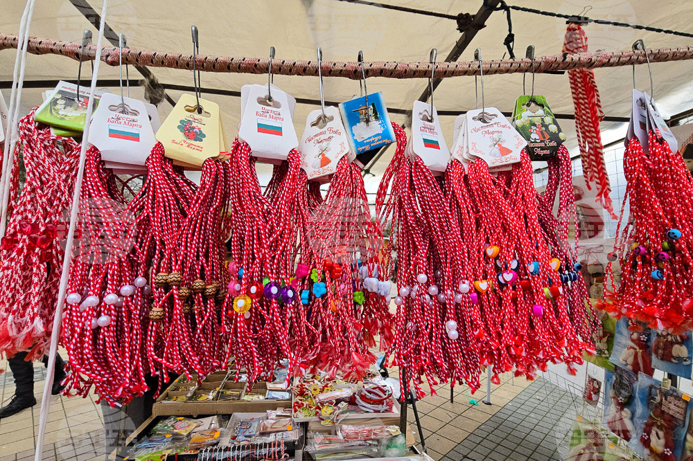 Ловеч - мартеници - базар