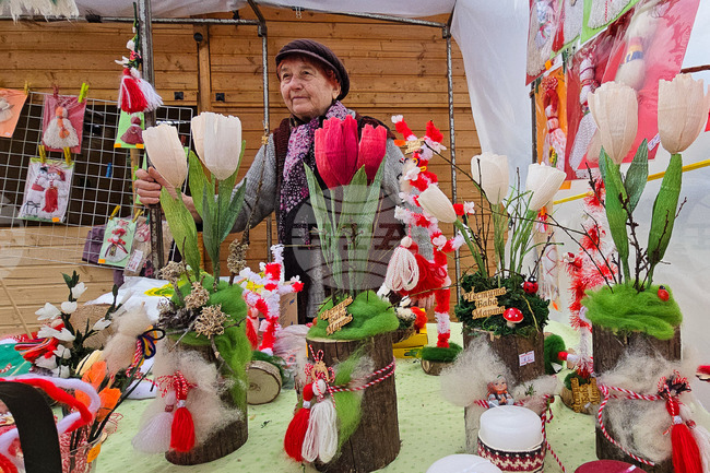 Ловеч - мартеници - базар
