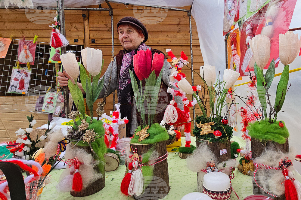 Ловеч - мартеници - базар