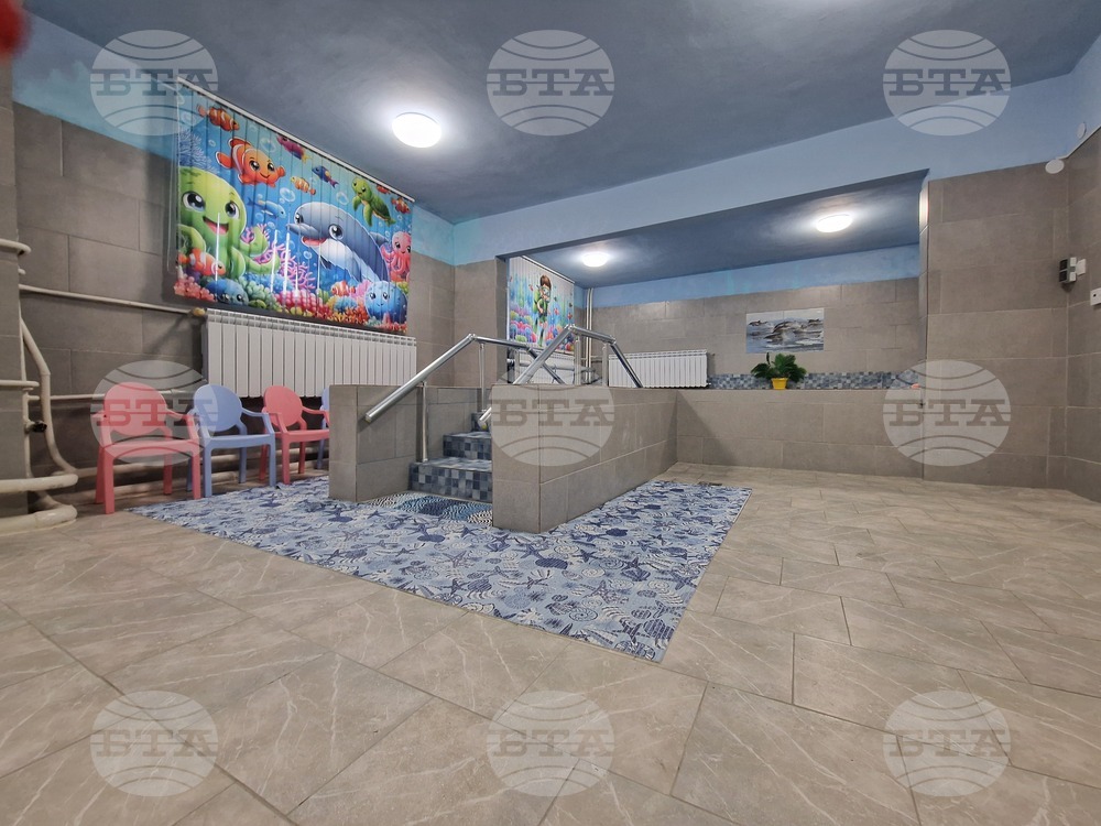 Басейнът в Детска градина „Чуден свят“ в Перник е обновен след повече от 25 години 