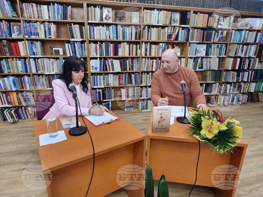 С посланието „Помни живота“ медийният експерт Константин Колев представи своята книга „Оказион“ във Велико Търново