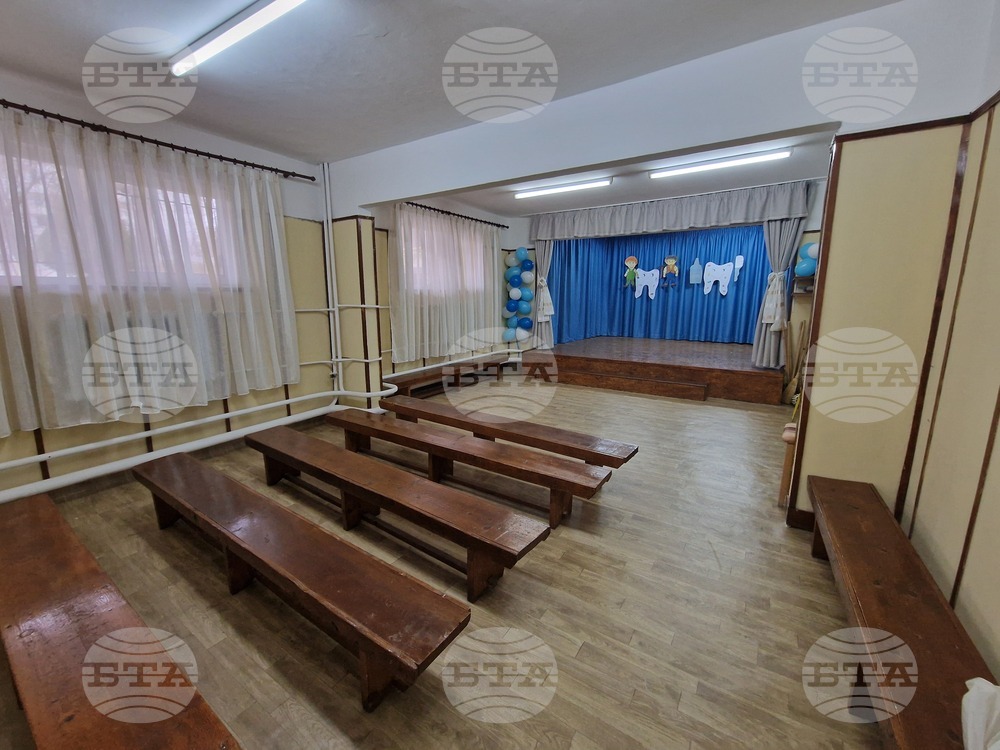 Перник - Детска градина „Чуден свят“ № 4 - ремонтиран басейн