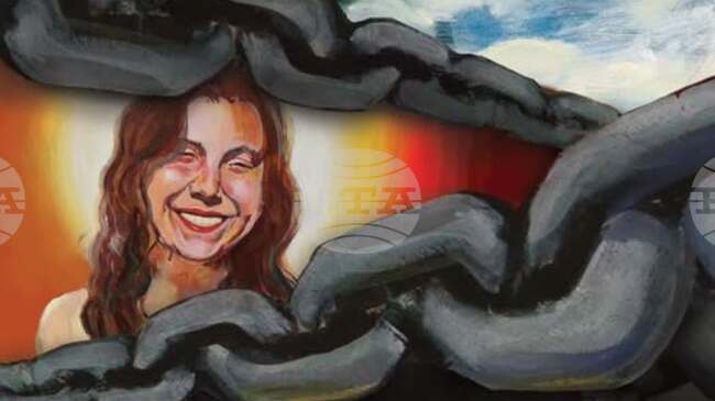 Художничката Габриела Попова ще представи изложбата си „Хаосът на Габриелизма“ в Панагюрище 