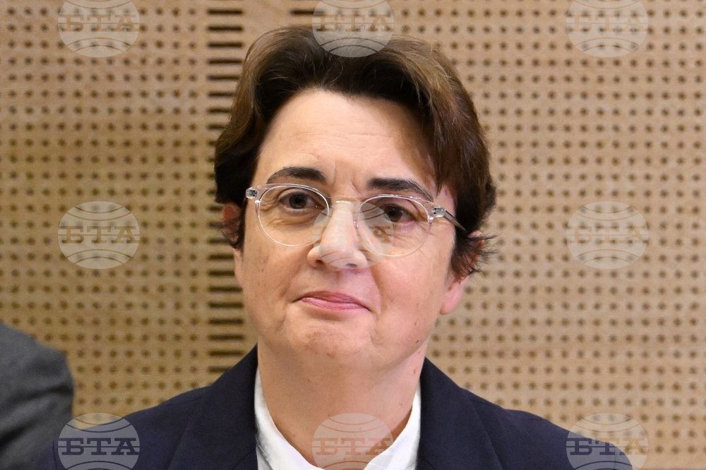 Бившата директорка на Лувъра има нова мисия, поверена й от Елисейския дворец, съобщават френски издания