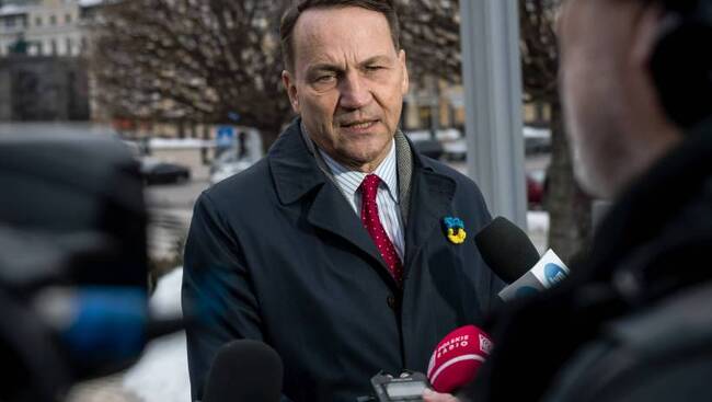 ПАП: Украйна заслужава място в ЕС, но трябва да изпълни условията, смята полският външен министър 