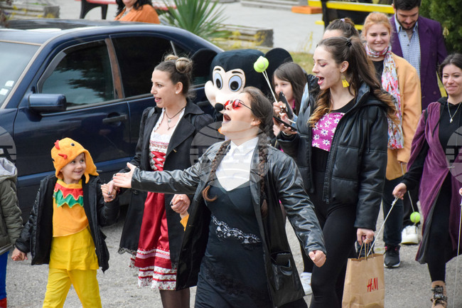 Благоевград - Международен ден на театъра - шествие