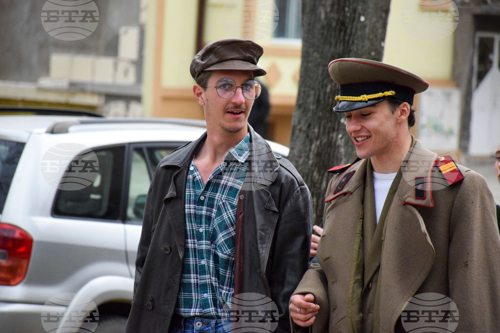 Благоевград - Международен ден на театъра - шествие