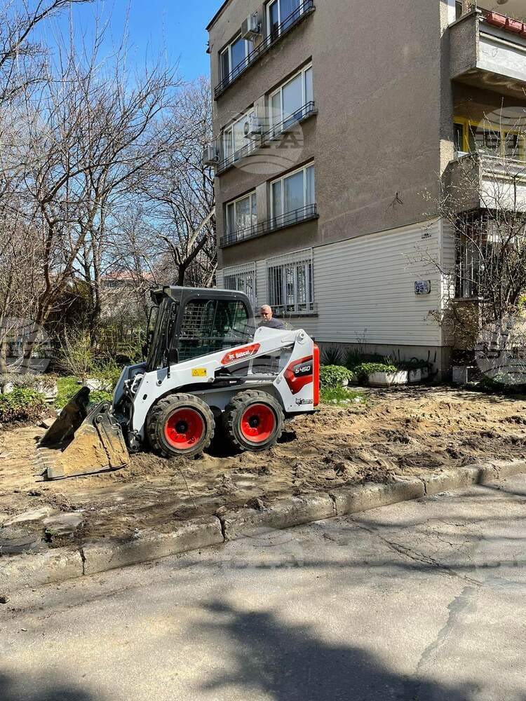 В столичния район "Изгрев" започва най-мащабното изграждане на тротоари от основаването на района до днес, съобщава кметът Делян Георгиев
