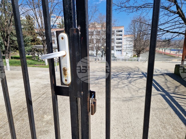 Учениците на две бургаски училища утре ще преминат в режим на онлайн обучение заради авария на отоплителна централа 