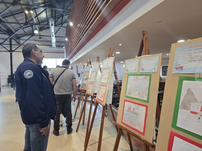 Аржентина - Комодоро Ривадавия - Антарктида - научноизследователски кораб "Св. св. Кирил и Методий" - българска общност