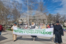 Разград - Международен ден на театъра - шествие