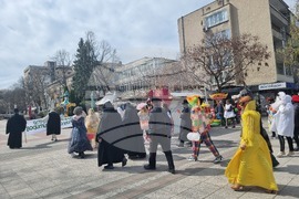 Разград - Международен ден на театъра - шествие