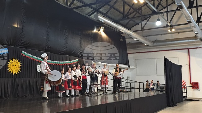 С изложба и концерт българската общност в аржентинския град Комодоро Ривадавия посрещна научноизследователския кораб "Св. св. Кирил и Методий"