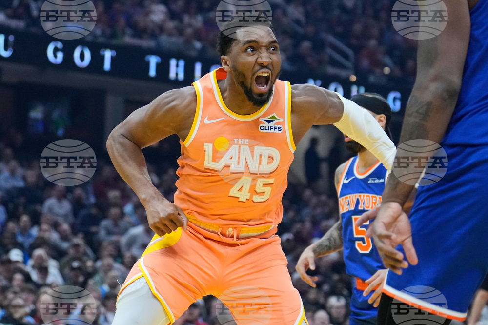 APTOPIX Knicks Cavaliers Basketball