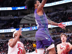 Hornets Bulls Basketball